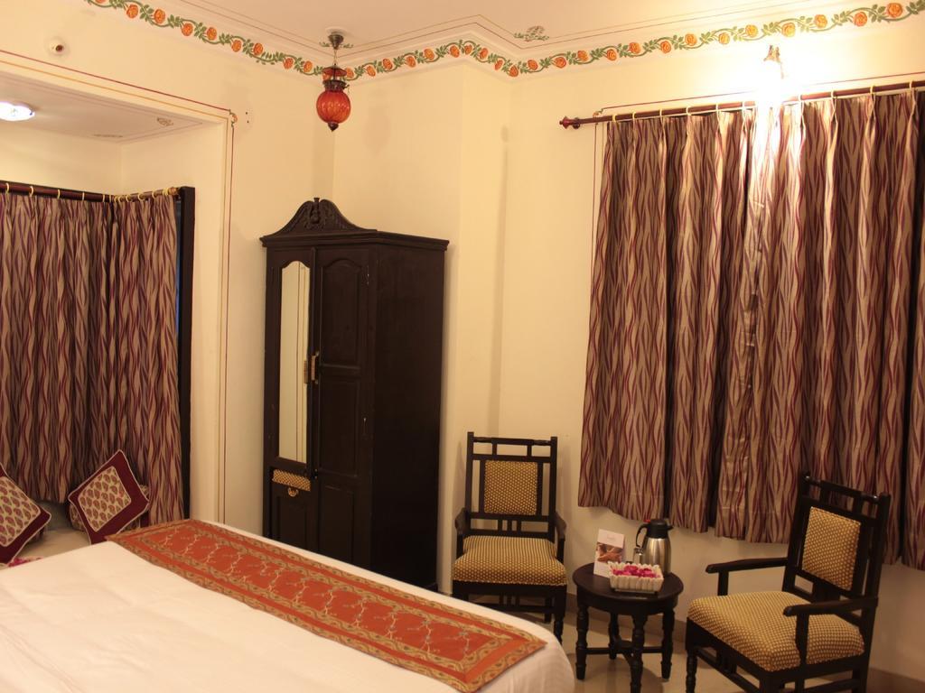 Hotel Mahima Palace Udaipur Exterior photo