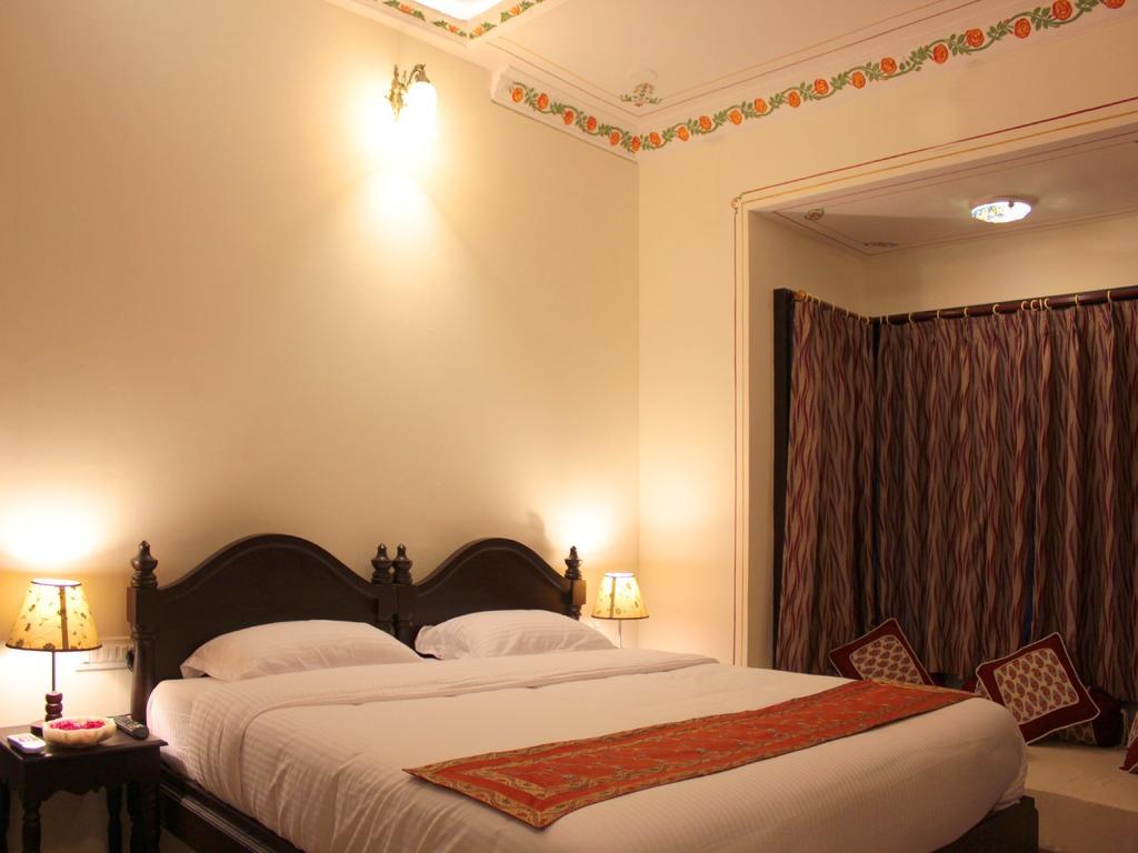 Hotel Mahima Palace Udaipur Exterior photo